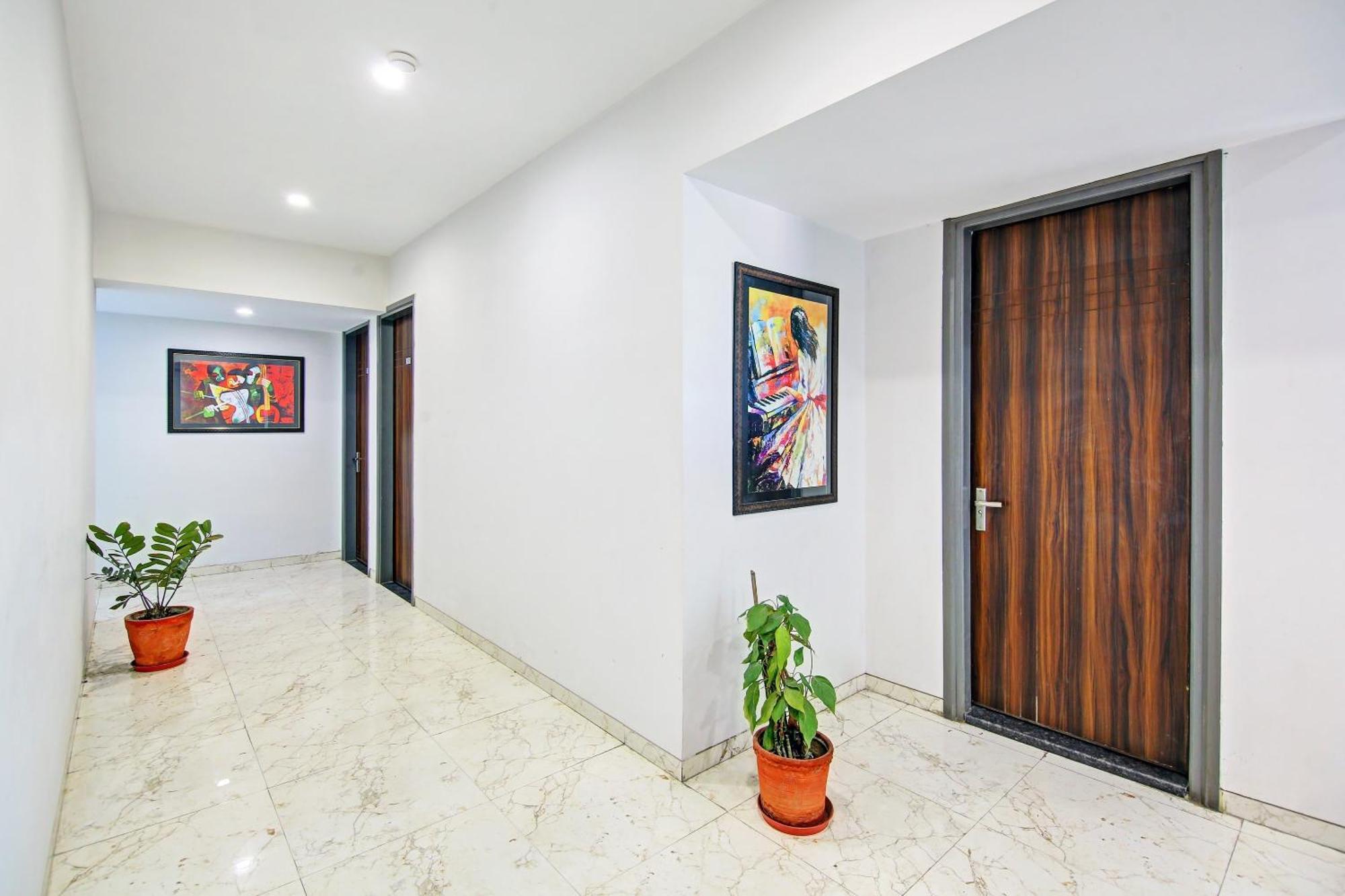 Super Townhouse Geetanjali Inn Gurgaon Exterior photo